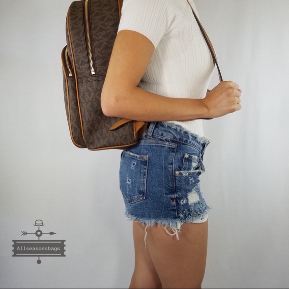 Michael Kors Large Abbey Brown backpack acorn bag - Picture 2 of 8